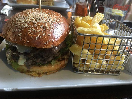 St. Patrick Irish Pub & Restaurant